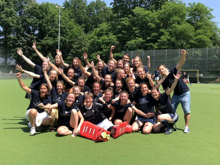 1.Damen holen das Triple!
