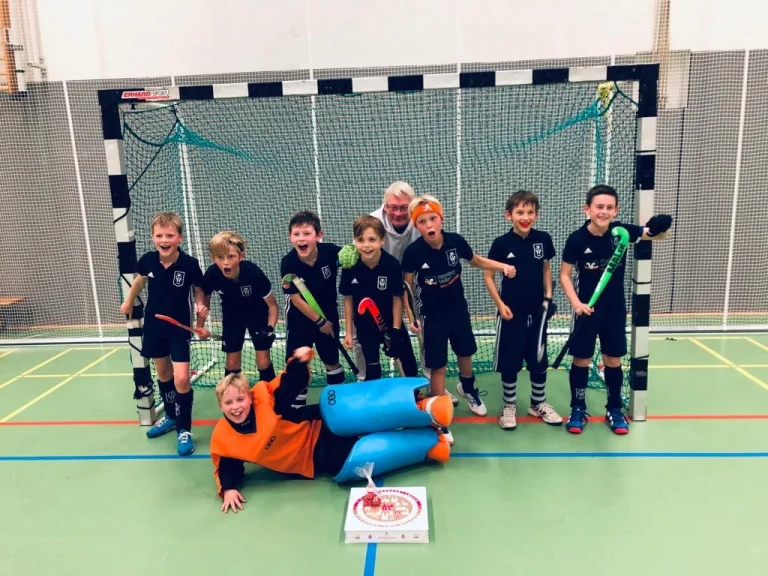 Die Knaben C gewinnen beim Marzipantortenturnier