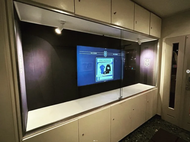 Neue Vitrine im Clubhaus