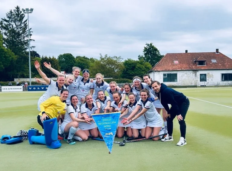 1.Damen: Hamburg-Pokal-Sieg, Bundesliga-Aufstieg und nun auch Norddeutscher RL Meister